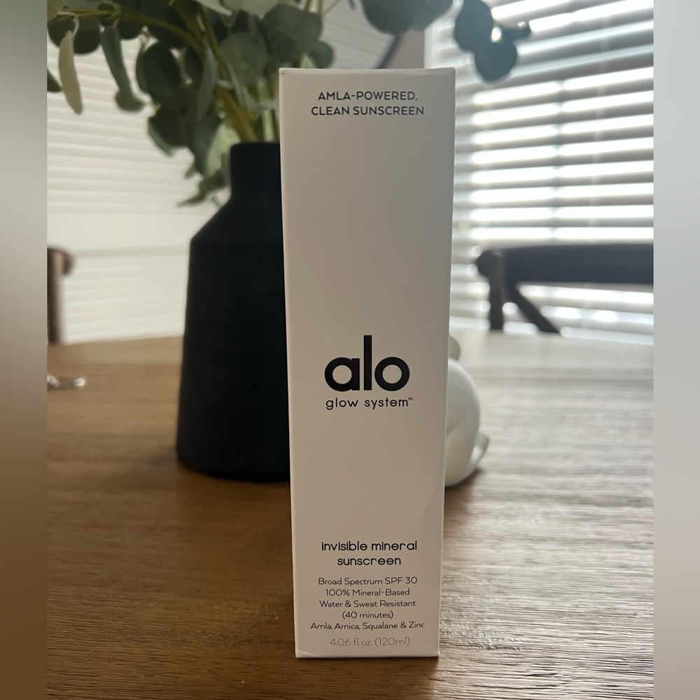 Alo Glow System Invisible Mineral Sunscreen SPF30
